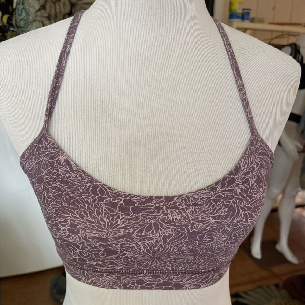 Lululemon size 12 in EUC
No pads and no rip tag
